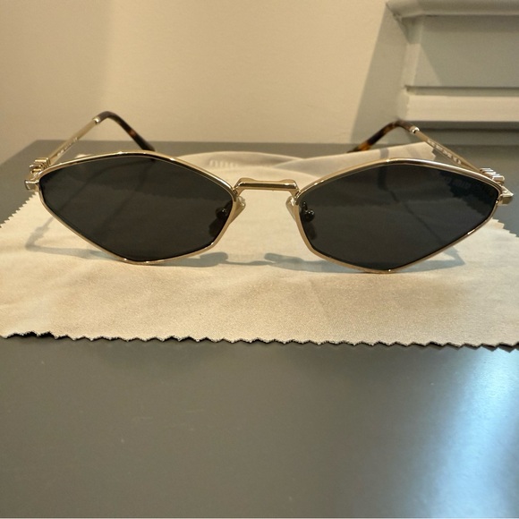Miu Miu Elegant Gold Frame Sunglasses main image 10